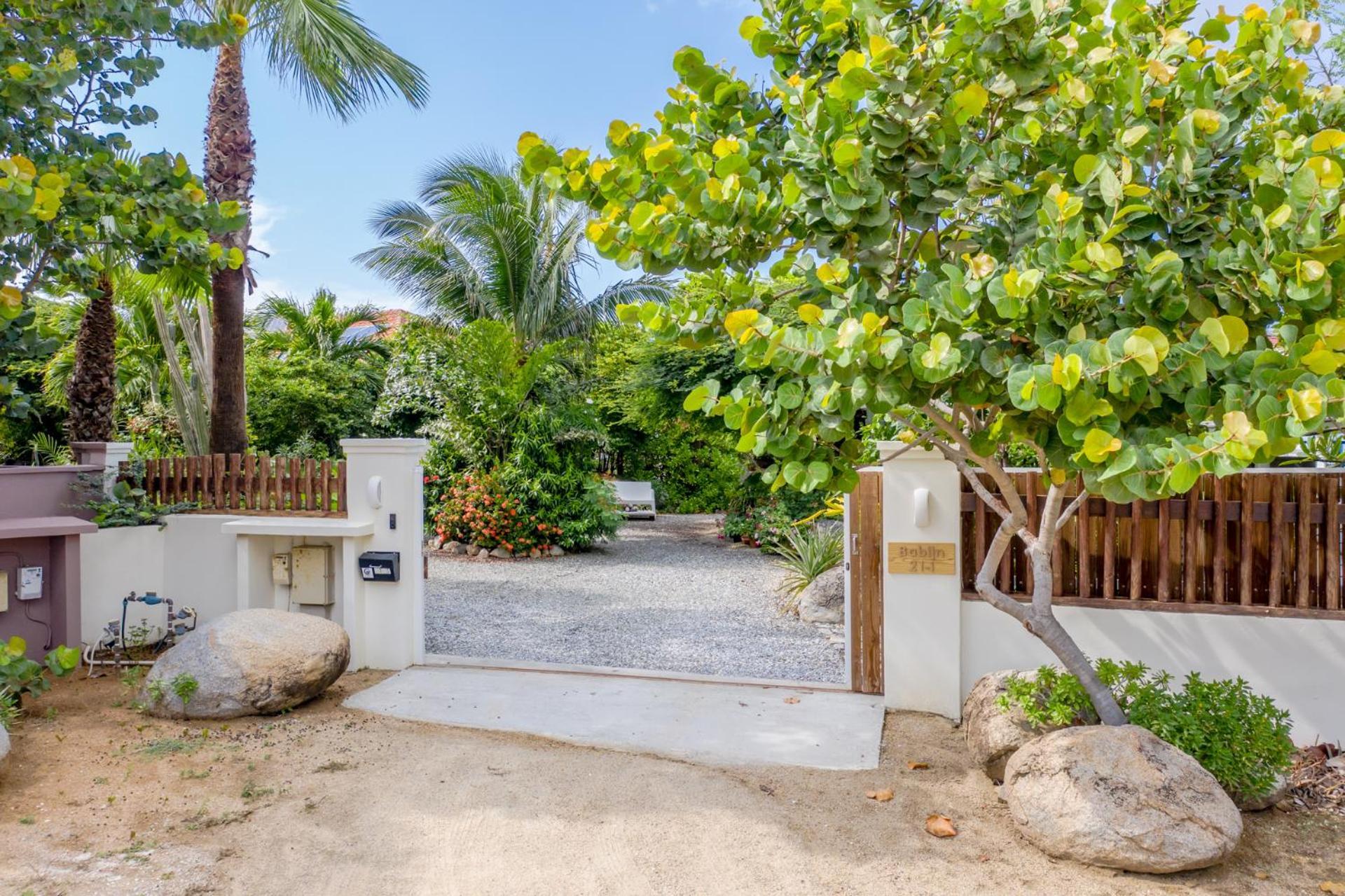 Naima Luxury Home, Cottage & Apartment Rentals Парадера Экстерьер фото